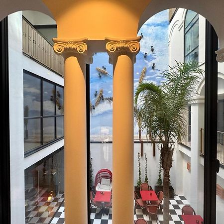 Hotel Divino & Apartments フィゲラス エクステリア 写真
