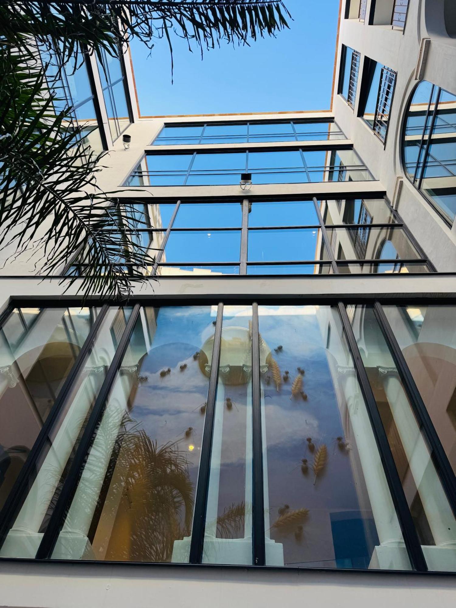 Hotel Divino & Apartments フィゲラス エクステリア 写真