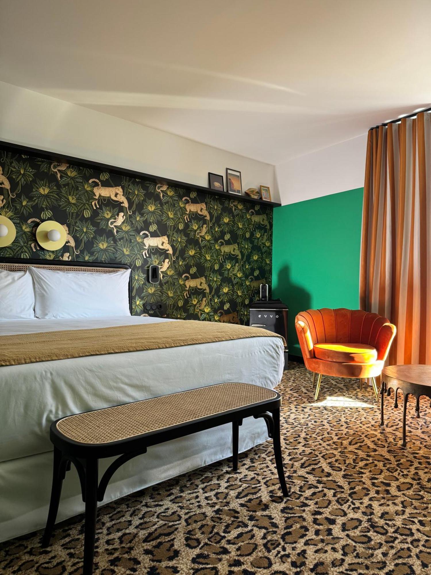 Hotel Divino & Apartments フィゲラス エクステリア 写真